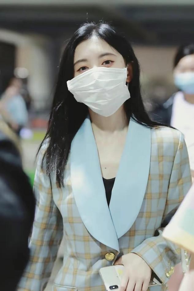 心机女孩鞠婧祎:被潘玮柏刁难拒绝王思聪求爱,整容遭贾玲内涵