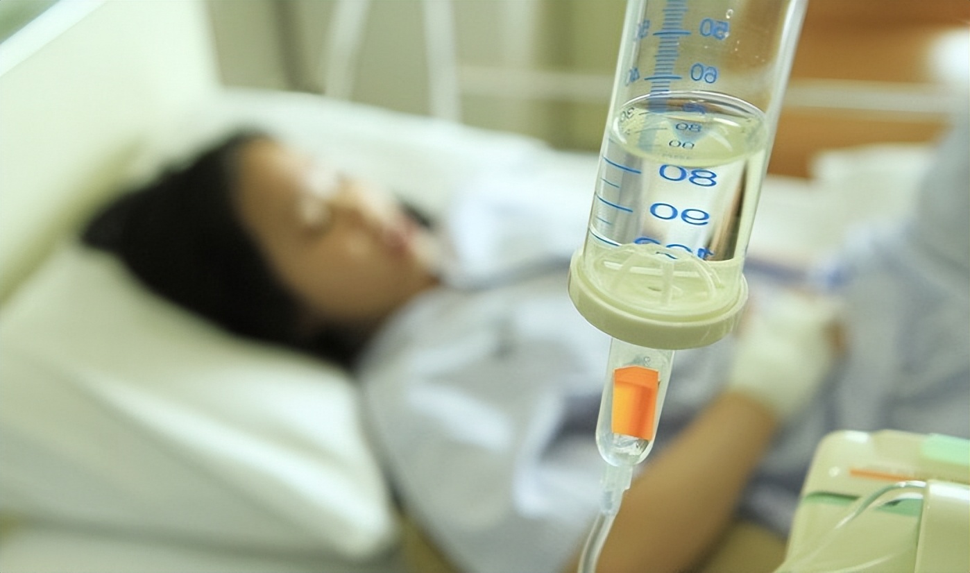 21岁女大学生贪慕虚荣，靠卖卵赚钱，医生怒斥：你随时可能会死