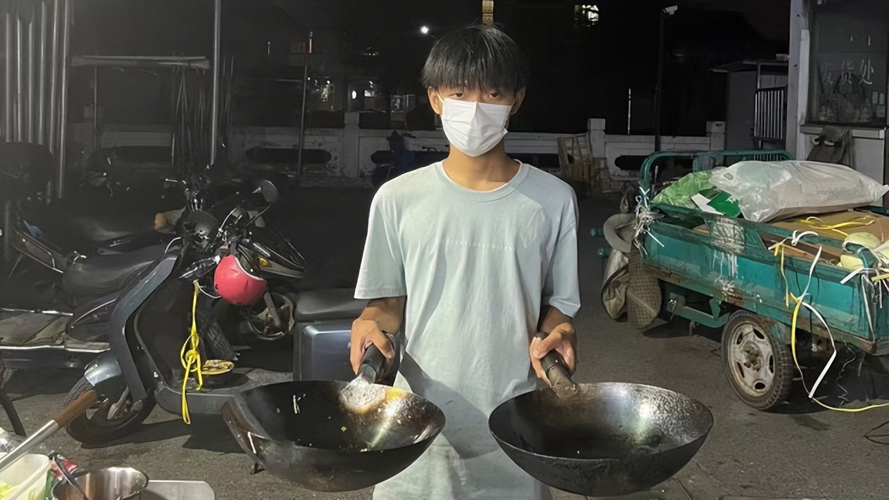 摆地摊创业技巧直播专用,年轻人地摊直播创业怎么做