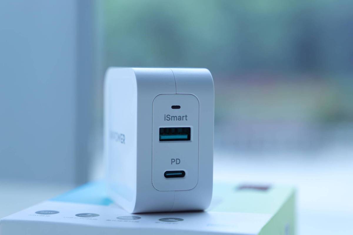 智能充电器如何选购,智能脉冲修复充电器十大品牌