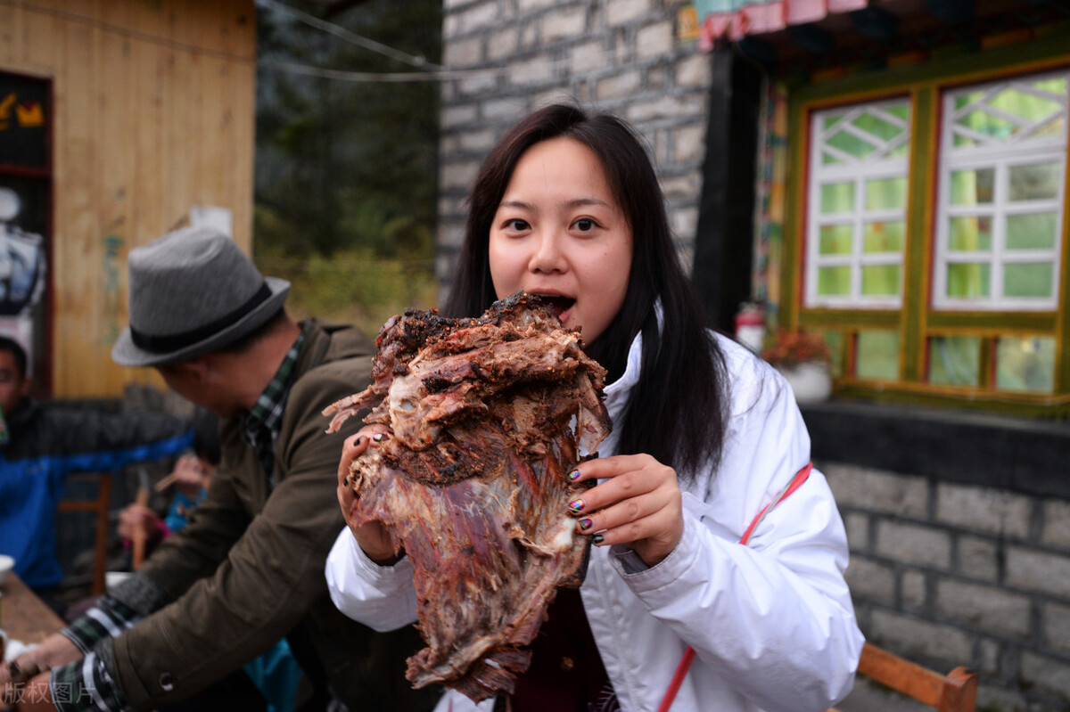 母女俩跟团去大西北旅游安全吗 (去西北旅游跟团危险吗)
