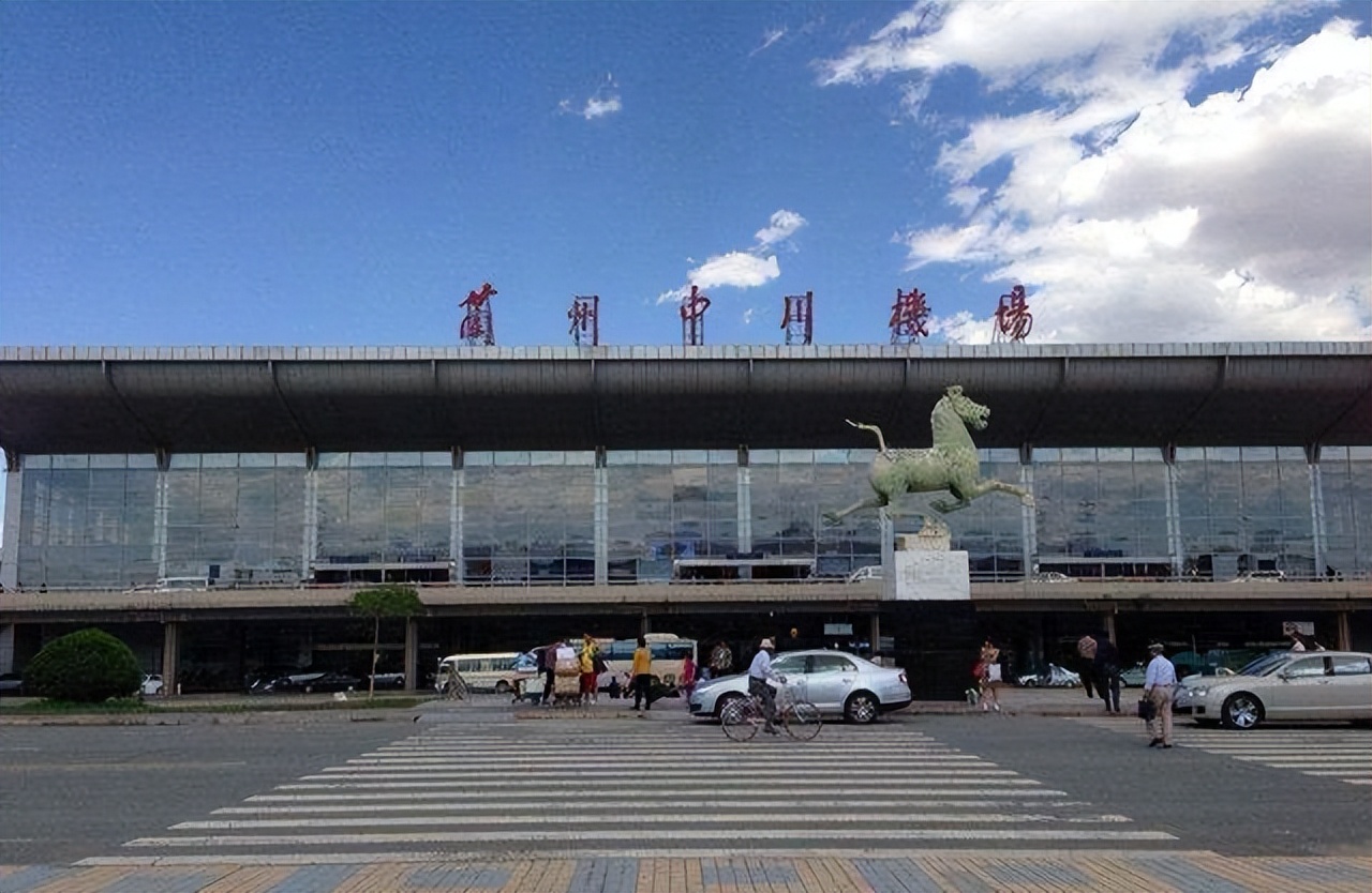 中国离市区最近的十大机场,中国两个机场需要离多远