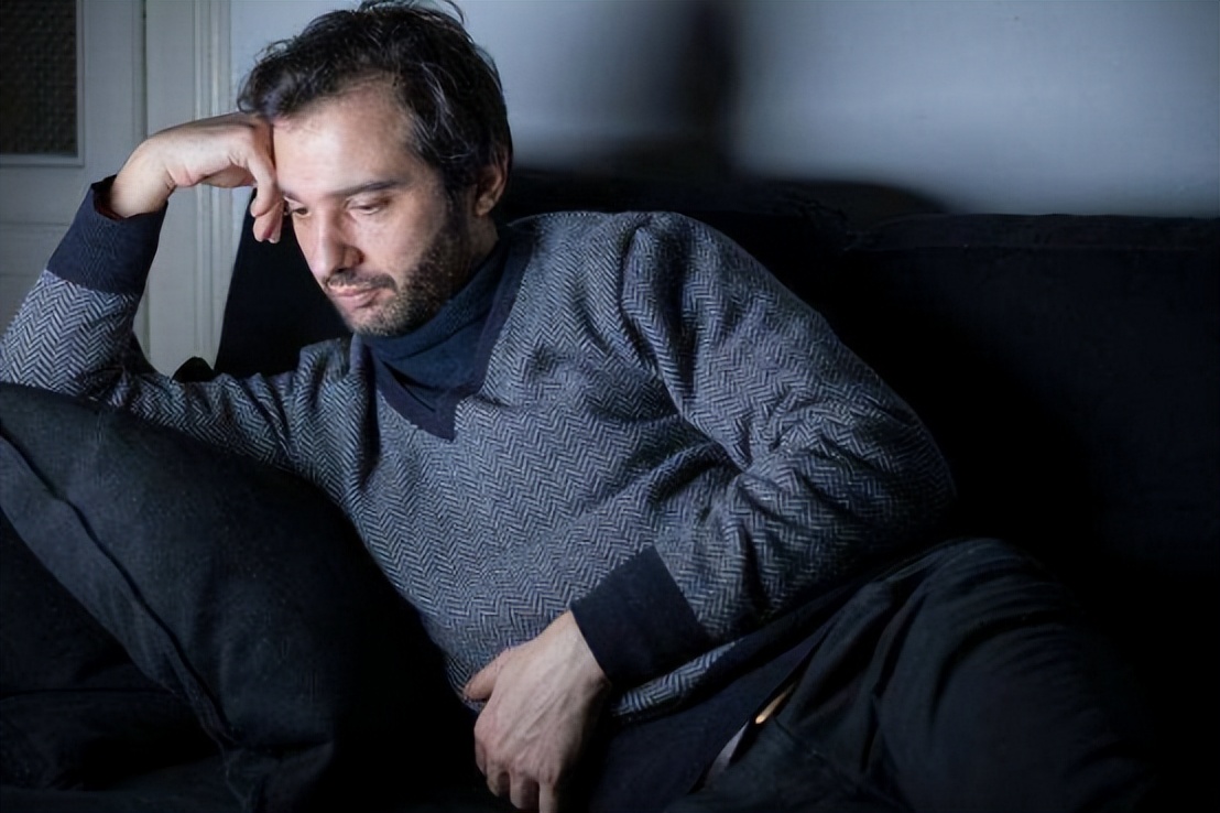 人到凌晨3:00左右睡觉会怎么样,年轻人早晨四五点醒是什么原因