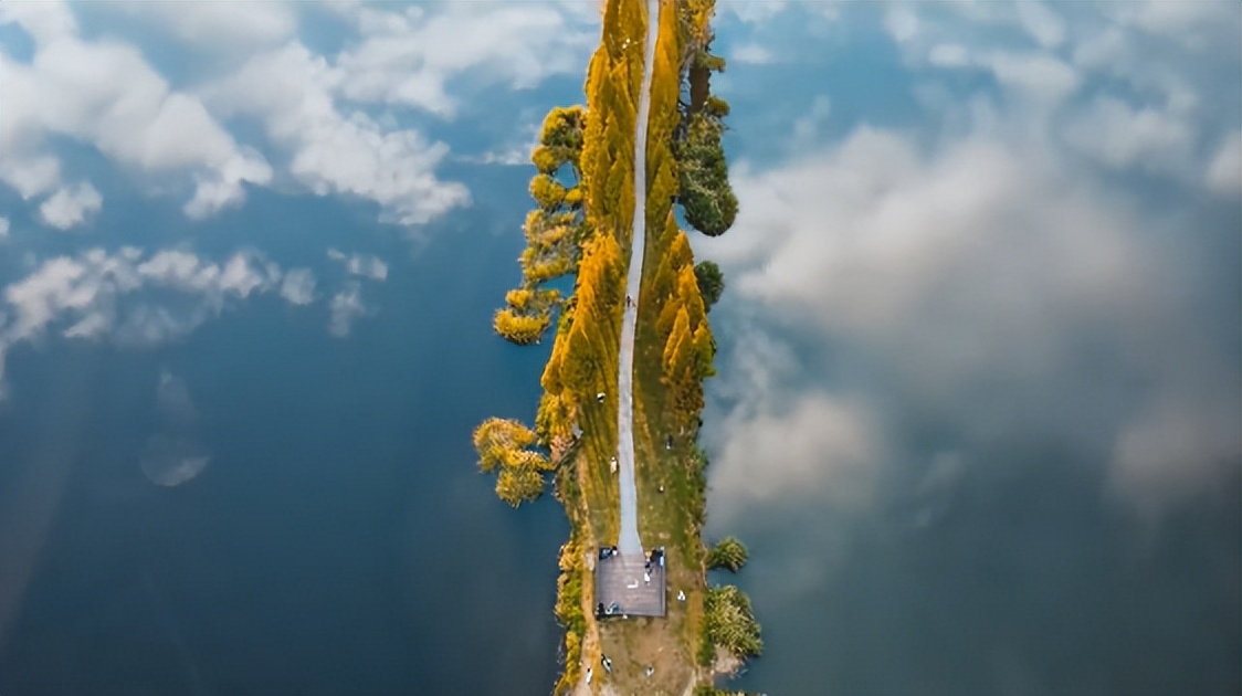 昆明网红打卡地教场中路蓝花路,昆明网红打卡地小花形环形天桥