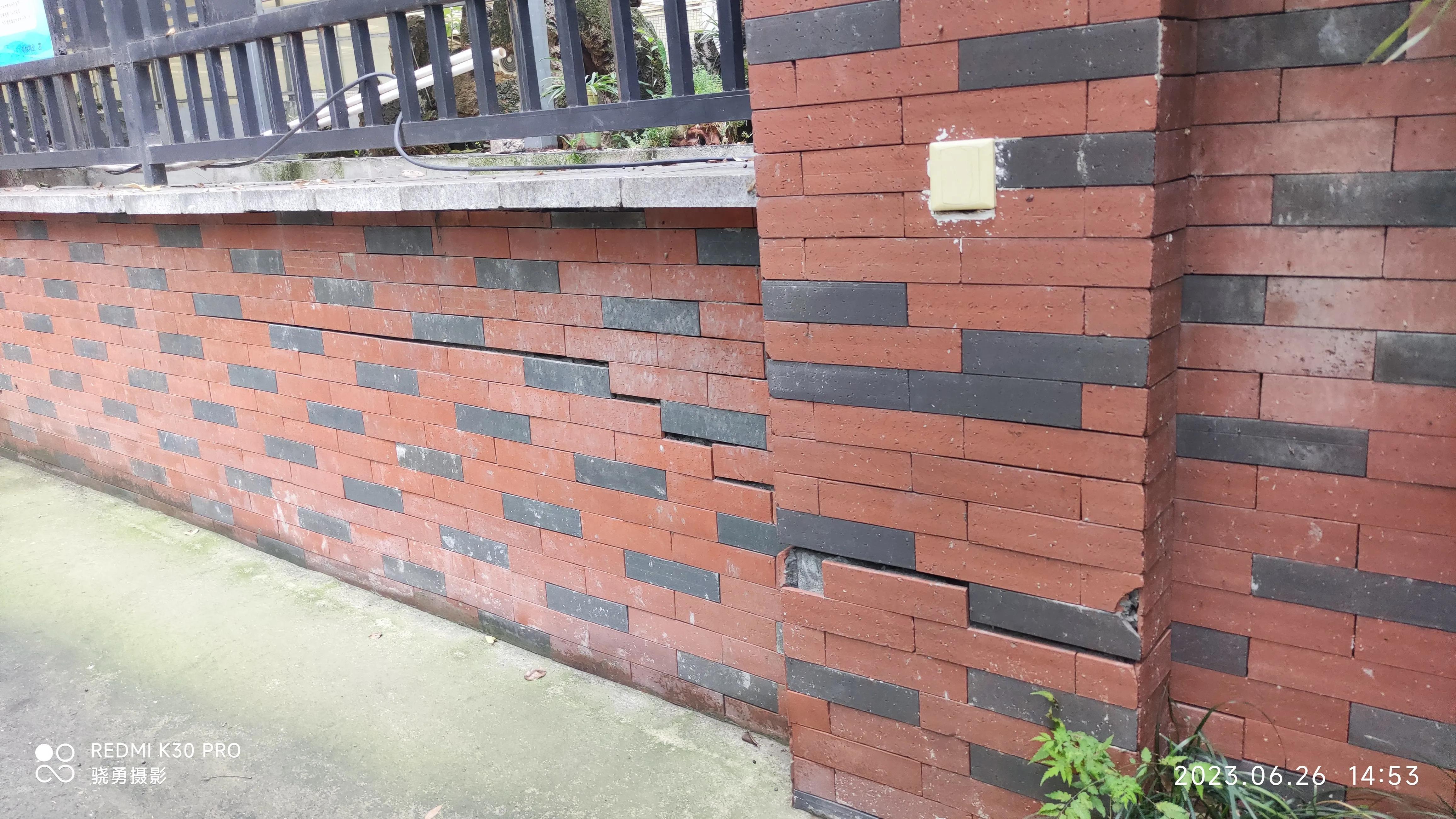 老旧小区安全隐患有哪些,老旧小区存在安全隐患的报告