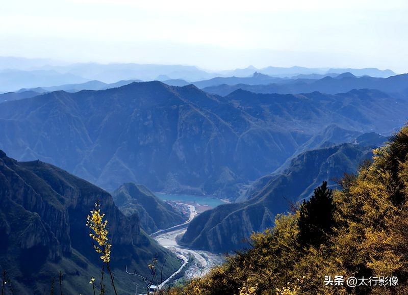 山西太行山大峡谷风景区拍照打卡,南岭太行山