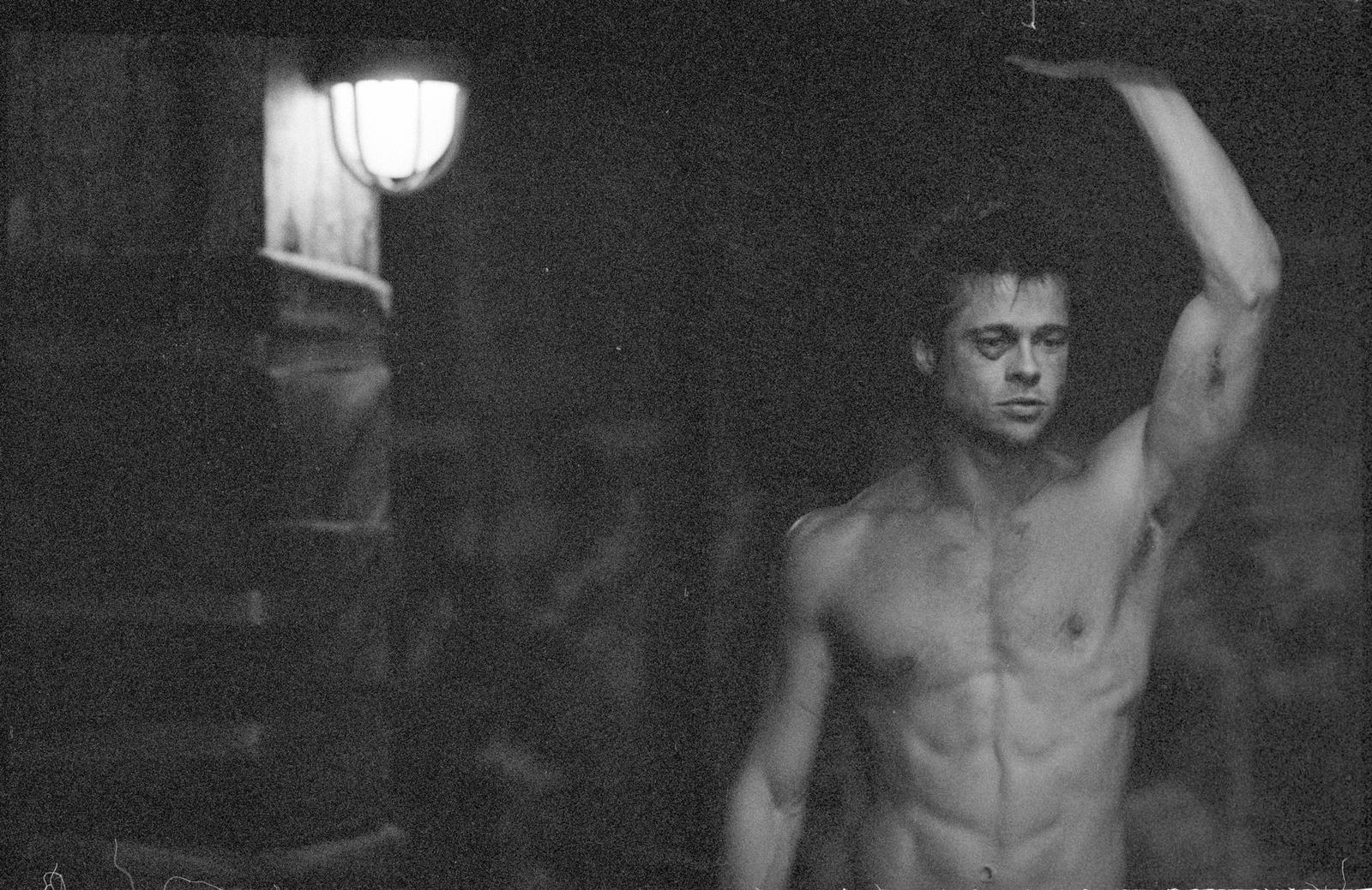 搏击俱乐部原版结局是什么,搏击俱乐部结尾深度解析