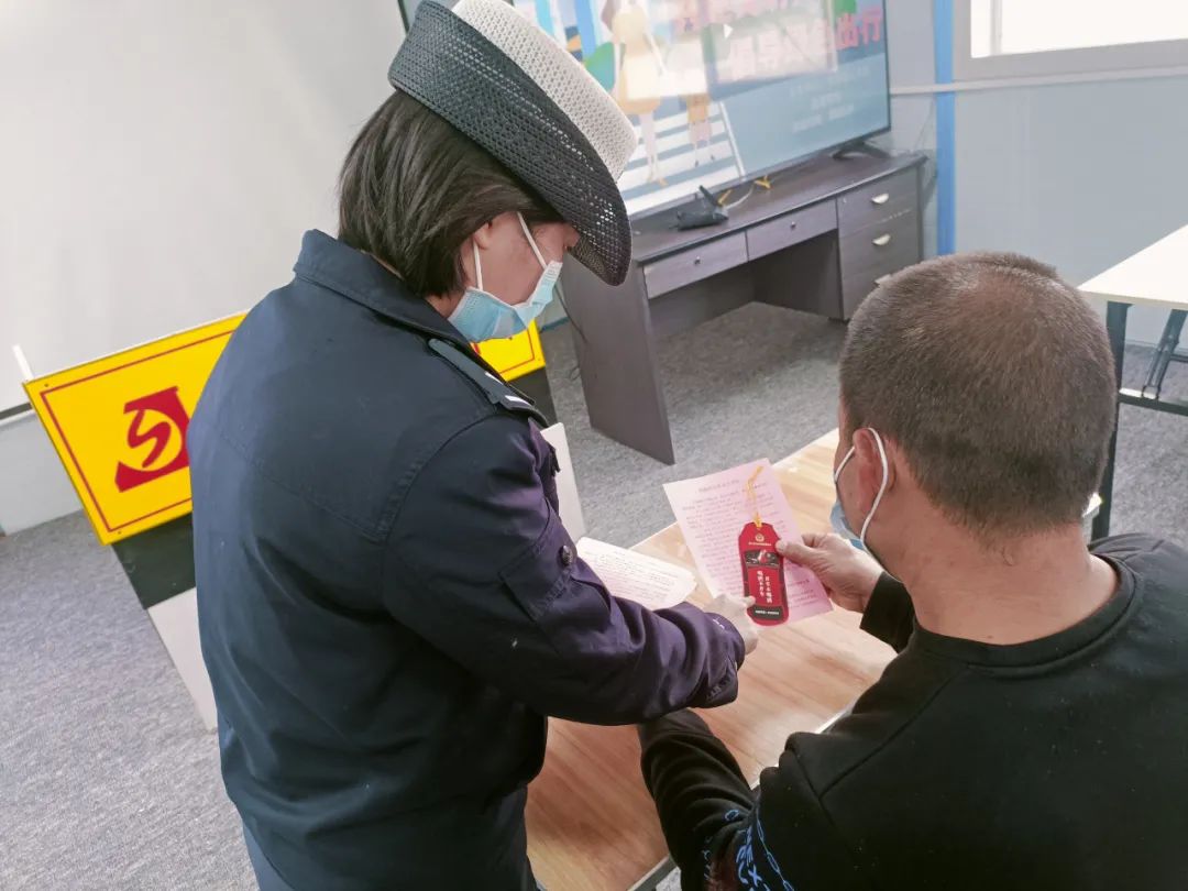 交通整治安全文明出行,交通警察倡导安全文明出行