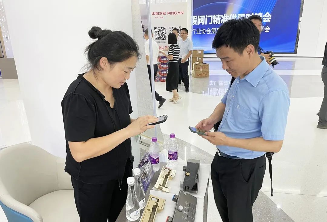 聚焦两会互济互动抱团取暖,聚焦合作共赢开展互利合作