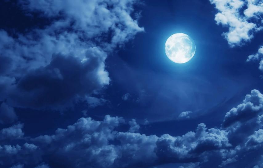 月球为何被地球潮汐锁定,月球总有一个重心偏向地球