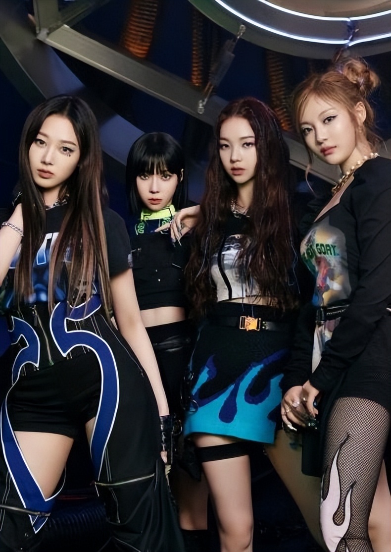 JYP新团出道即受关注，成员雪允因颜值出圈，却被指不尊重粉丝？