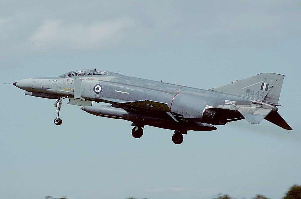 印度两架飞机空中相撞,印度空军战机坠毁事故