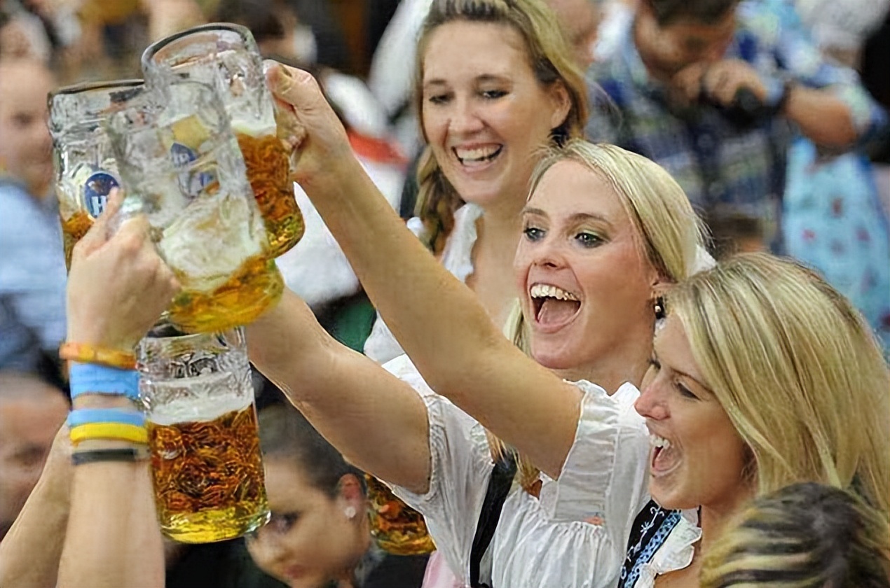 俄罗斯人为什么当水喝,为什么俄罗斯人能把伏特加当水喝