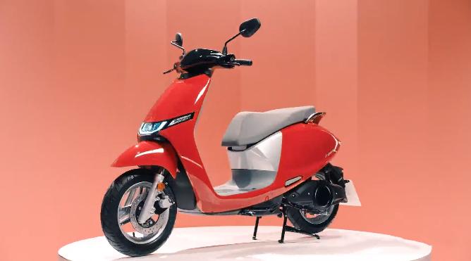 爱玛两款电摩性价比很高,雅迪爱玛台铃电轻摩对比