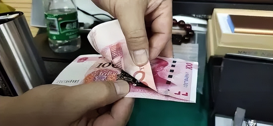 警方谈毛绒玩具有摄像头,玩具中惊现摄像头