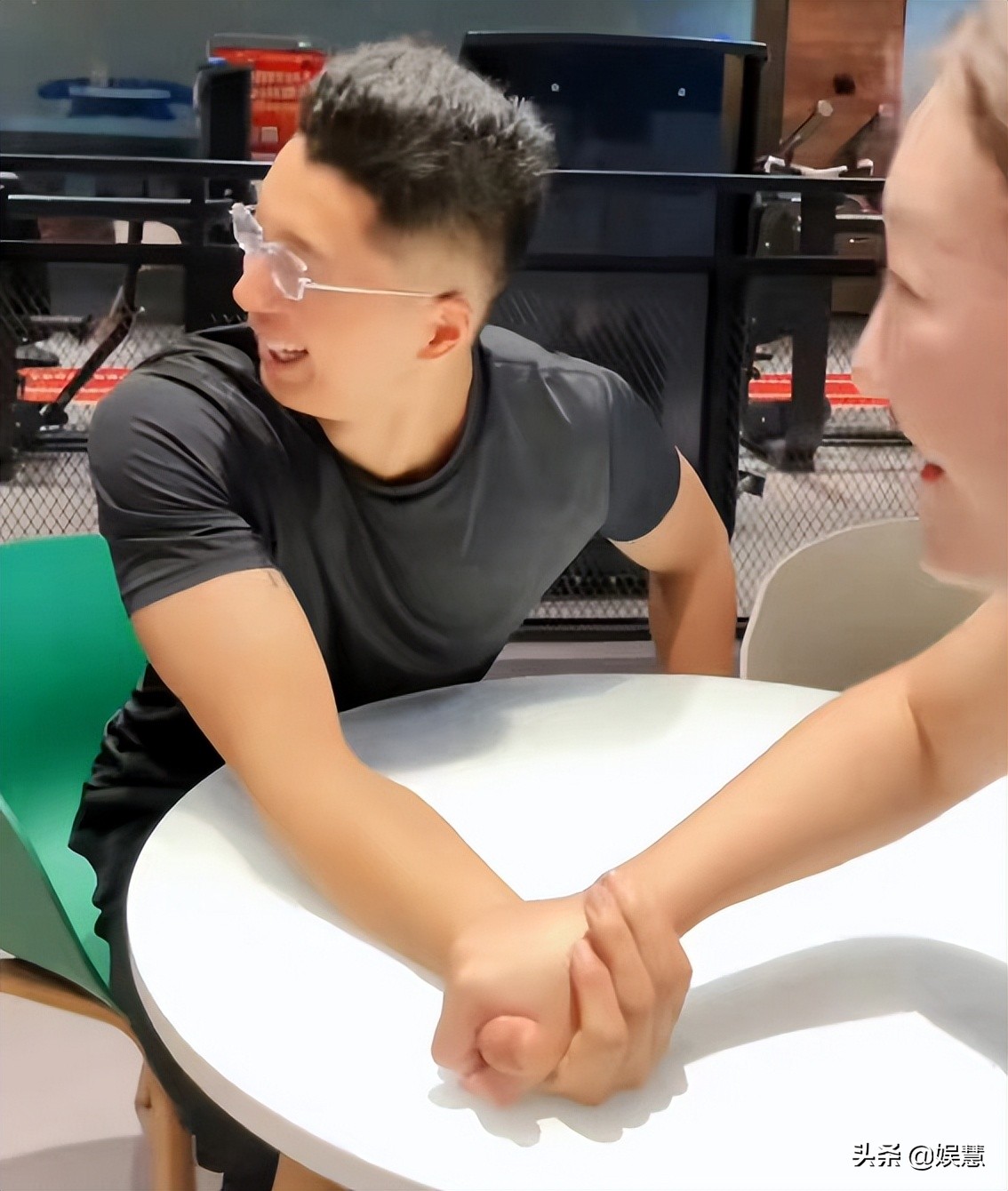 陈亚男健身房教练,陈亚男健身房直播最新消息