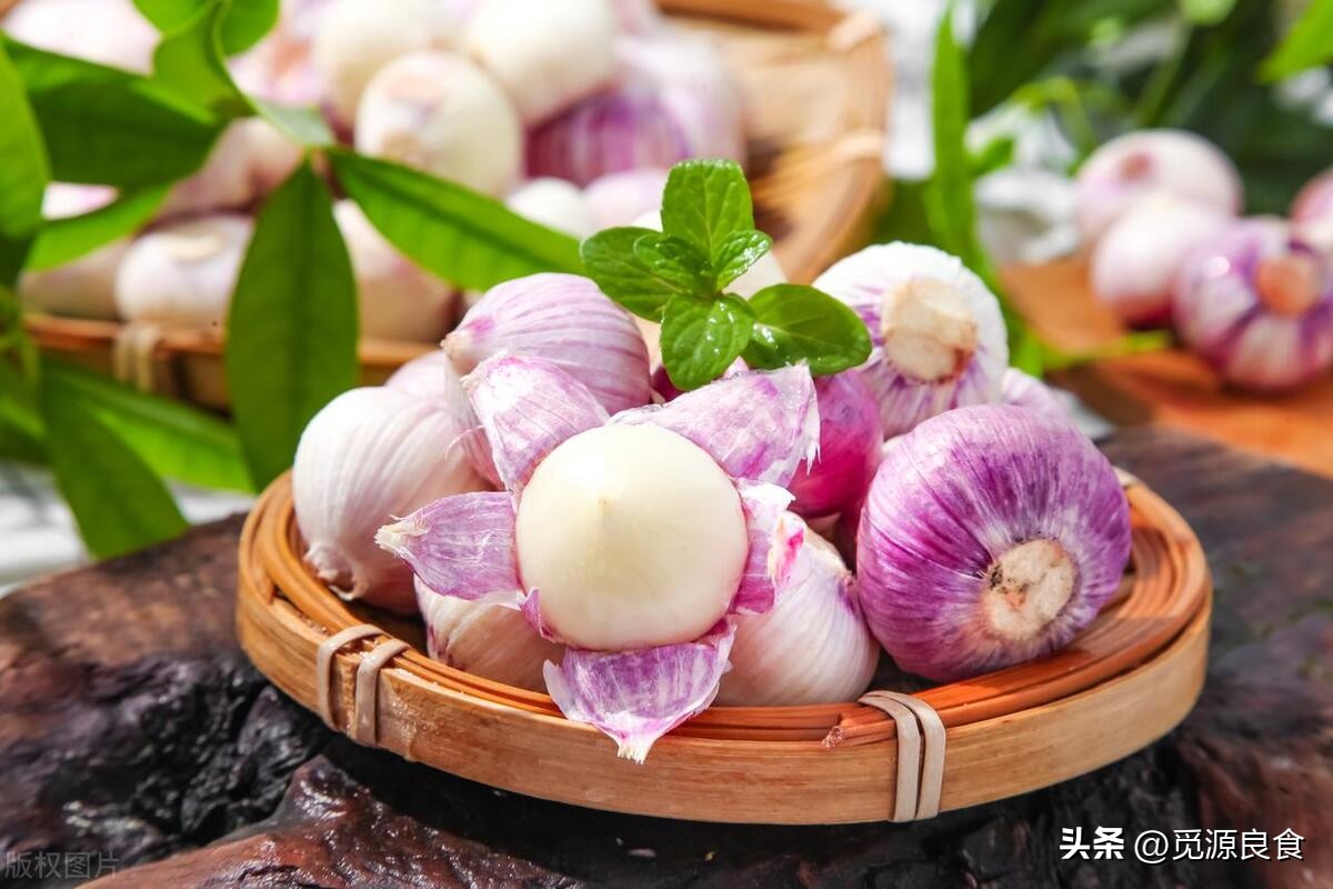 腌糖蒜的方法糖和醋的比例是多少,直接用糖和醋腌糖蒜