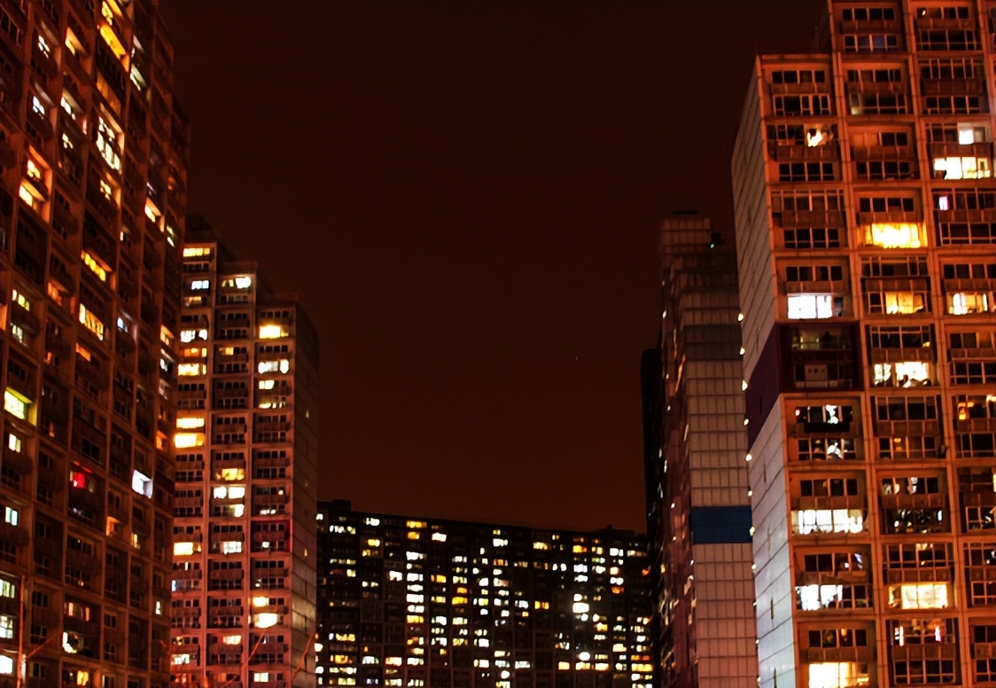 白发特警老队长,白发特警开枪