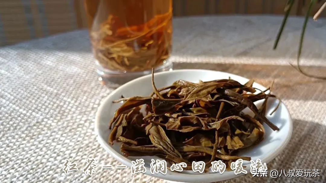 8月女性适合喝什么茶,秋冬季节女性适合喝哪种茶呢