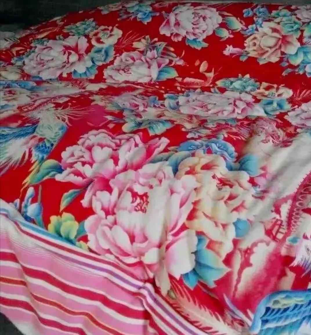 你可还记得黑白电视机上的彩色贴膜？回顾一些八九十年代生活用品