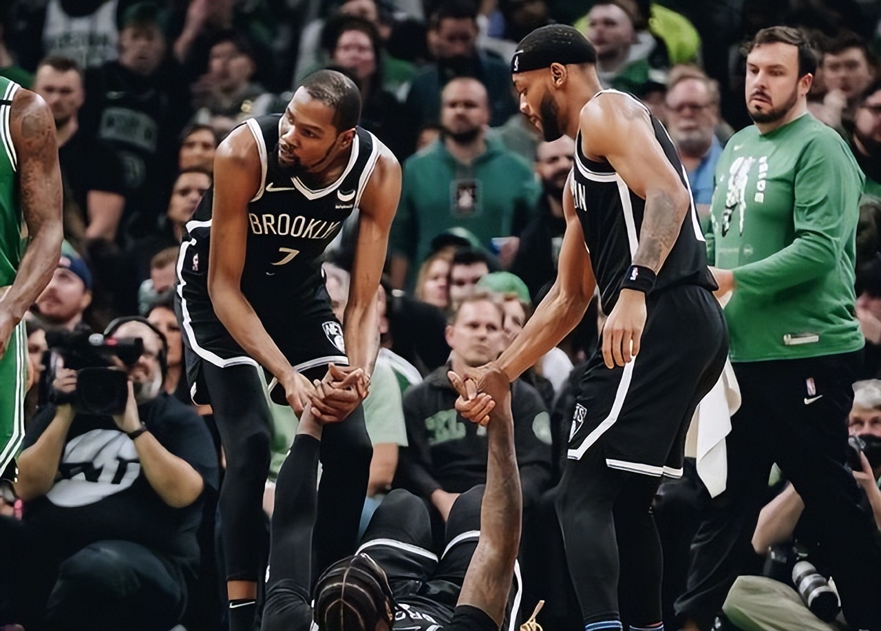 放弃700万，加盟篮网晚节不保！难回联盟，你该为自己的决定后悔