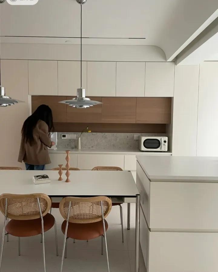 缇庡コ鏅掕嚜瀹剁殑璞畢瑁呬慨,缇庡コ鏅掕嚜瀹剁殑璞崕瑁呬慨