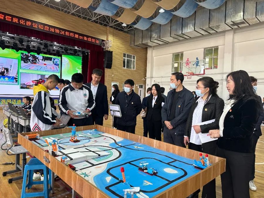 加强教育信息化,加强信息化建设提高管理质量