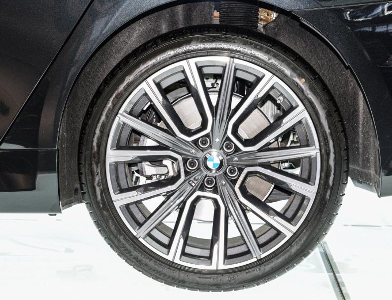 宝马7系驾驶感受,宝马7系740li驾驶感受2019