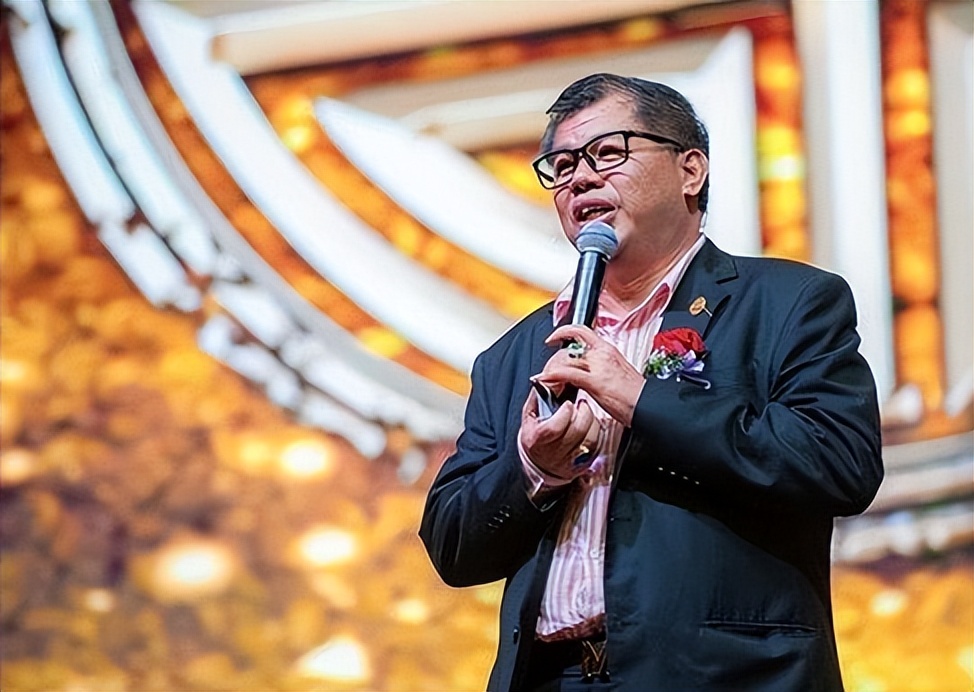 张誉发:骗中国人5000亿,躲泰国当7天和尚,一边逃亡一边买公寓