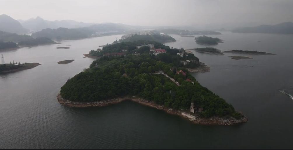 贵阳市废弃别墅群,贵阳荒废别墅群