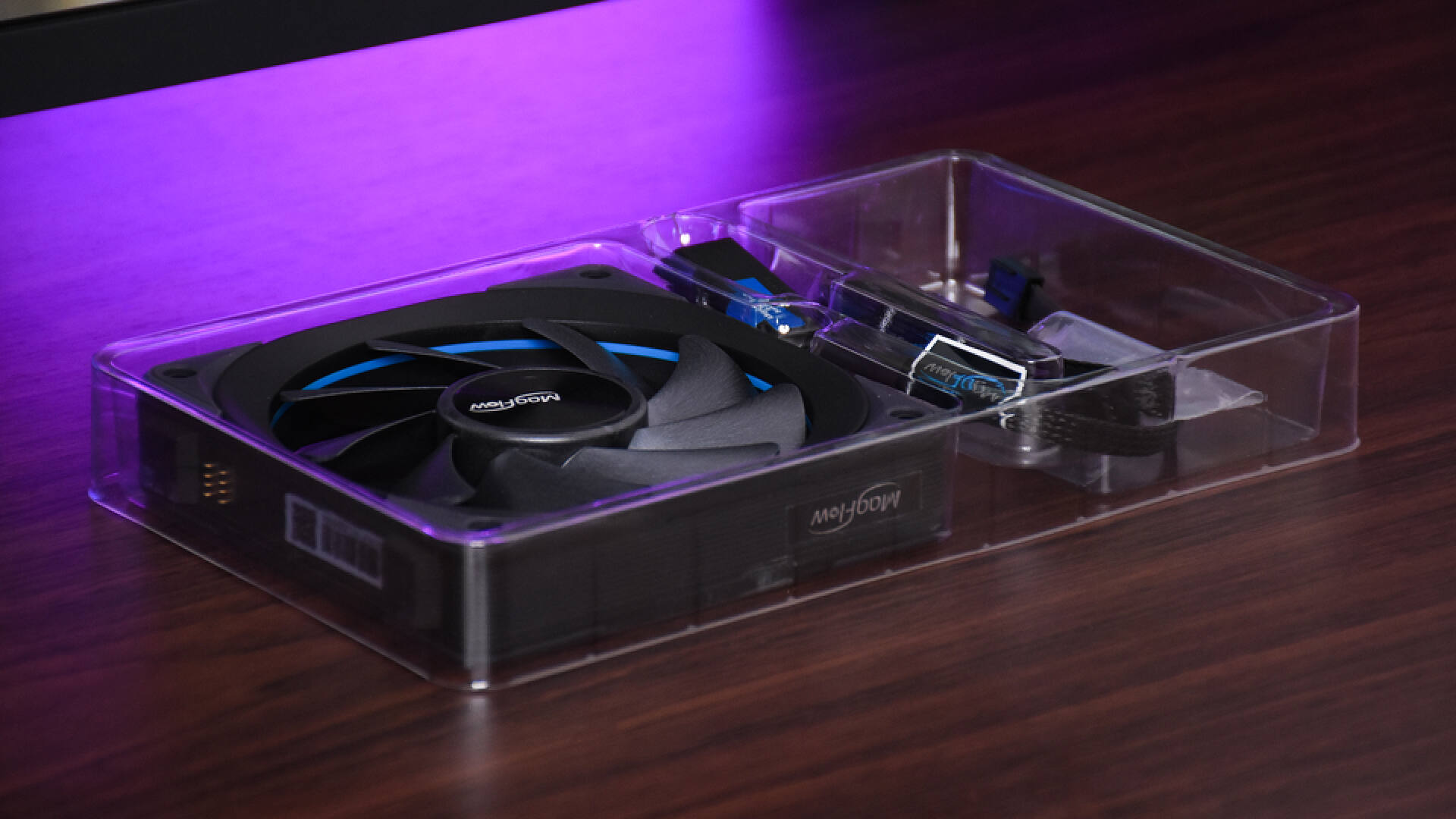 海韵MagFlow1225PWM风扇：磁吸拼接，安装走线更方便