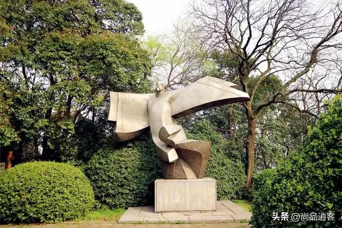 李白一生中游历了很多名山大川,李白游历过的名山大川