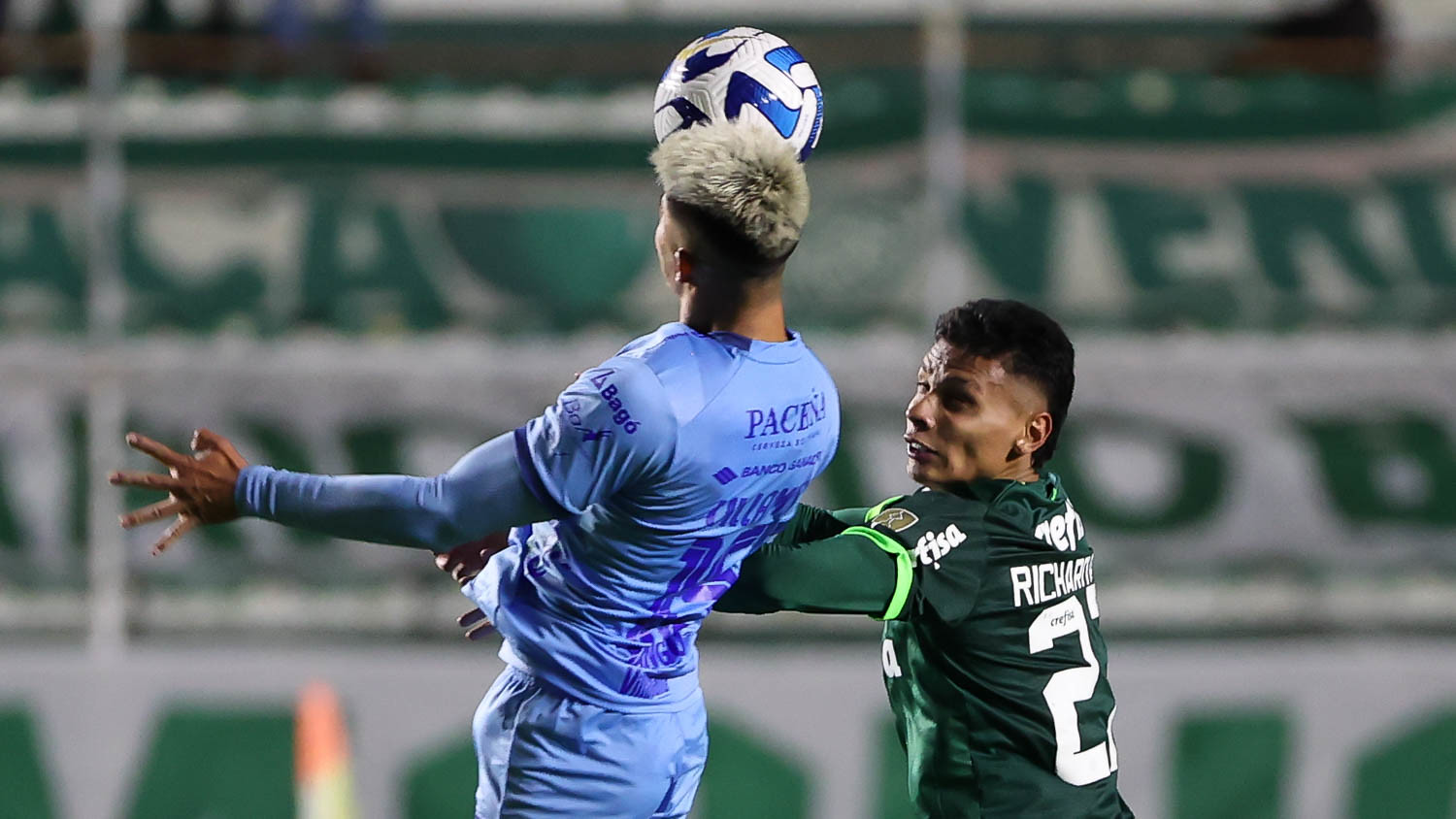 三支豪门包夹，他们却稳居小组第一，玻利维亚球队要创造历史？