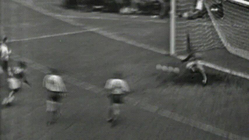 桑巴荣耀足球,贝利桑巴足球视频