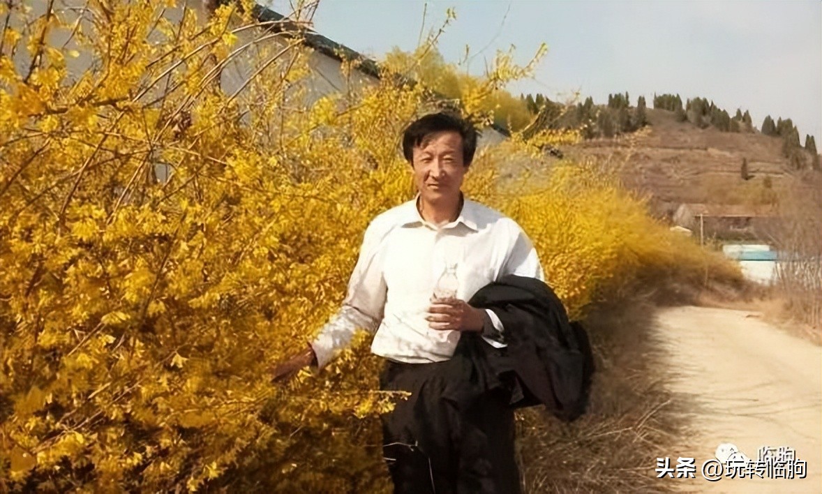 我家的电视突然看不了直播了,我家的电视遥控器在哪里