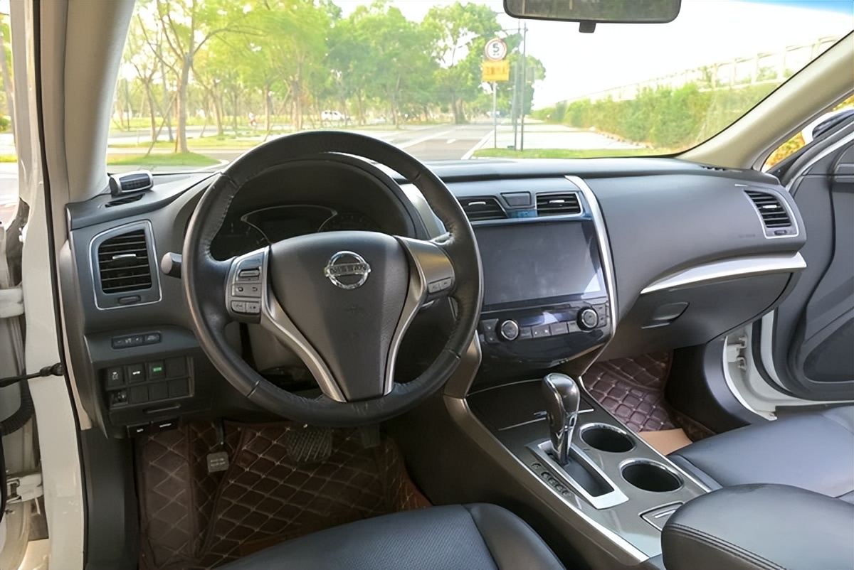 广东二手日产天籁价格,9万到10万二手日产天籁