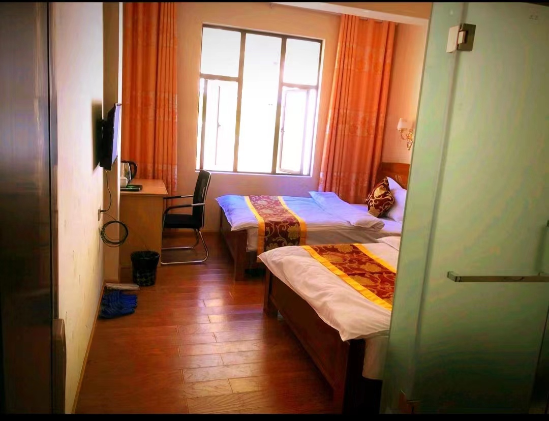 丹巴宜居住宿,丹巴朗克洛若民宿