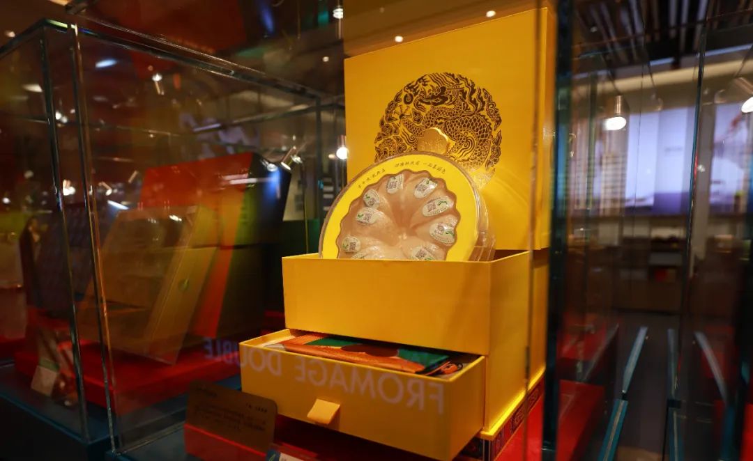 杭州大厦“冬令进补”天花板，有什么来头？