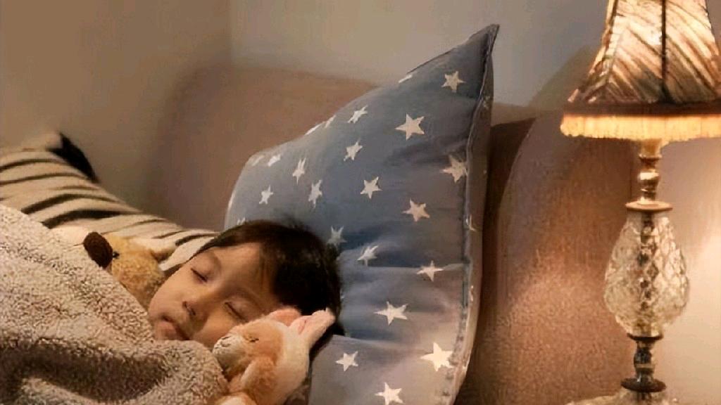 8岁男孩喝奶三年没有长个子,9岁男童连续3年睡前喝奶