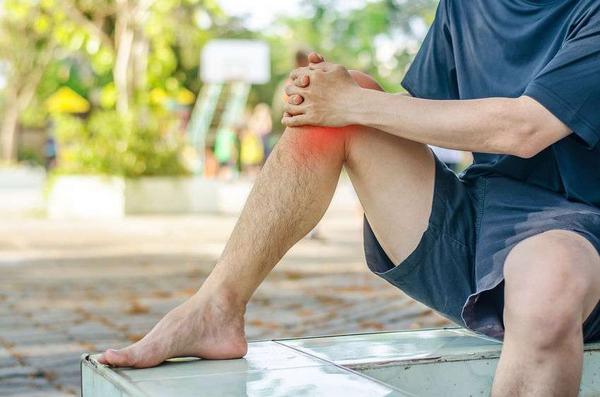 膝关节积液运动会导致积液变多吗,膝关节积液可以用拔罐清除积液吗