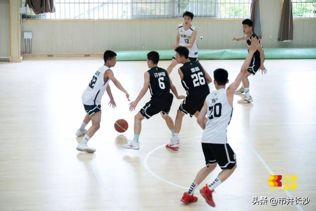 潮舞体育浪尖——明德华兴中学特色立校的实践与探索