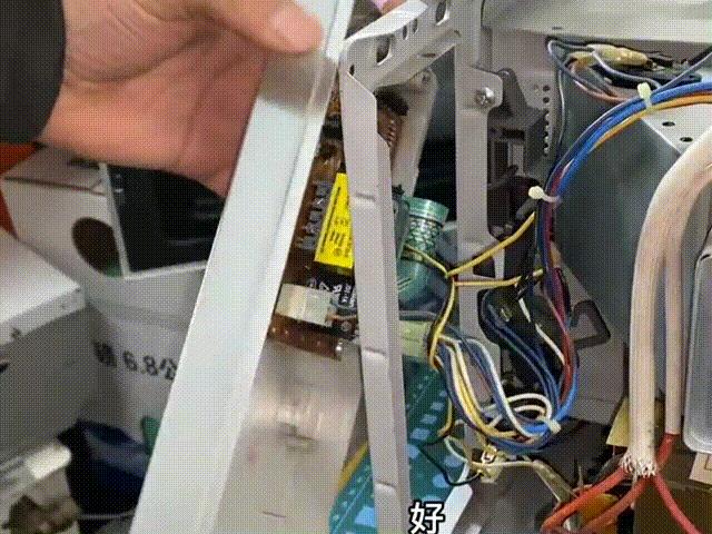 微波炉启动按键失灵其它按键正常,美的微波炉按键失灵是什么原因