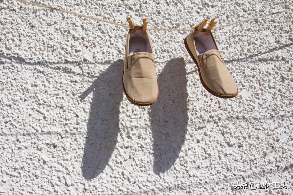 洗完鞋后鞋子有臭味怎么永久去除,刷鞋怎么去除鞋子里的臭味