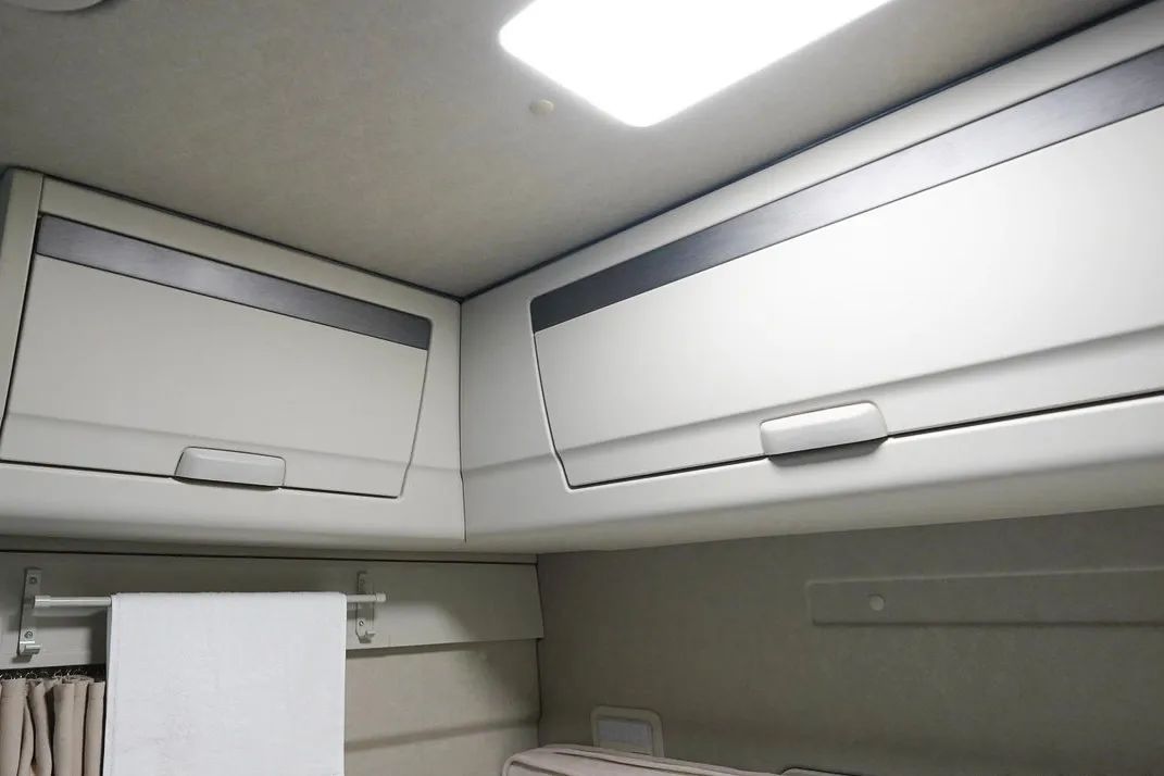 国产平头卡车改生活舱,平头卡车加长版生活舱