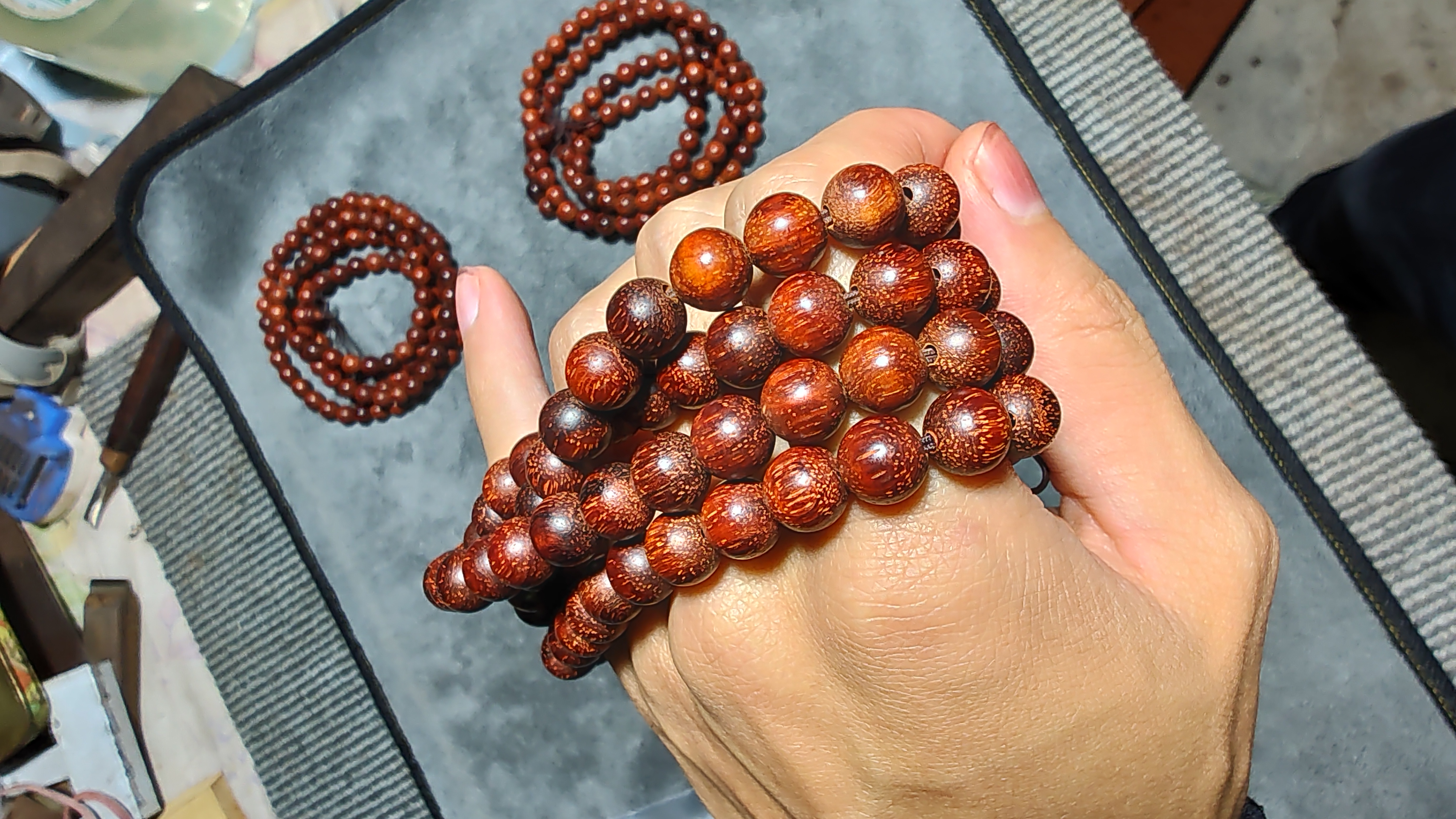 小叶紫檀雕刻佛珠视频,小叶紫檀节节高升佛珠手链