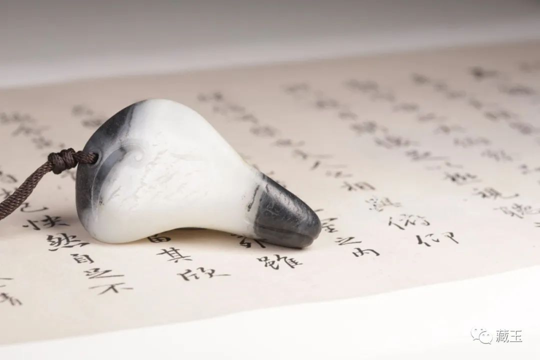 最贵的玉摊位,几百块钱的青花籽料