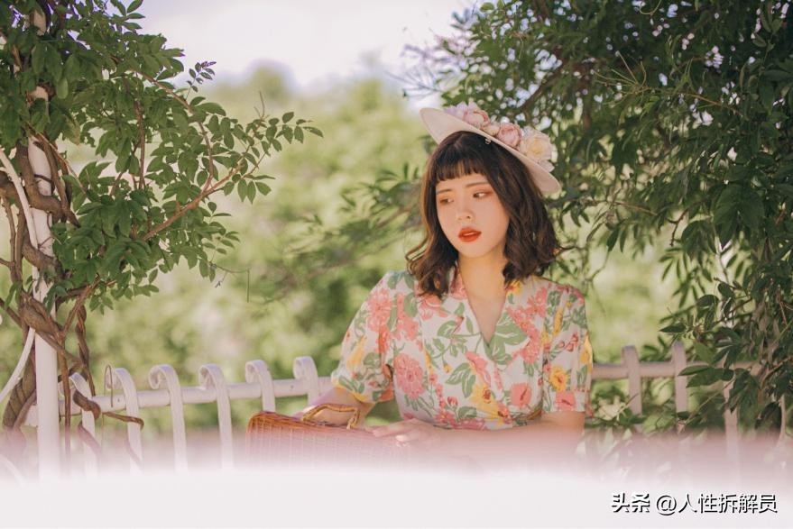 伴侣间接吻，为什么不觉得对方的口水恶心？如果吐出来呢？