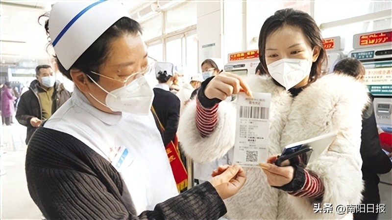 南阳市中心医院春节假期后，门诊工作呈现一派繁忙景象，记者实地探访就诊流程——15分钟看病取药全搞定