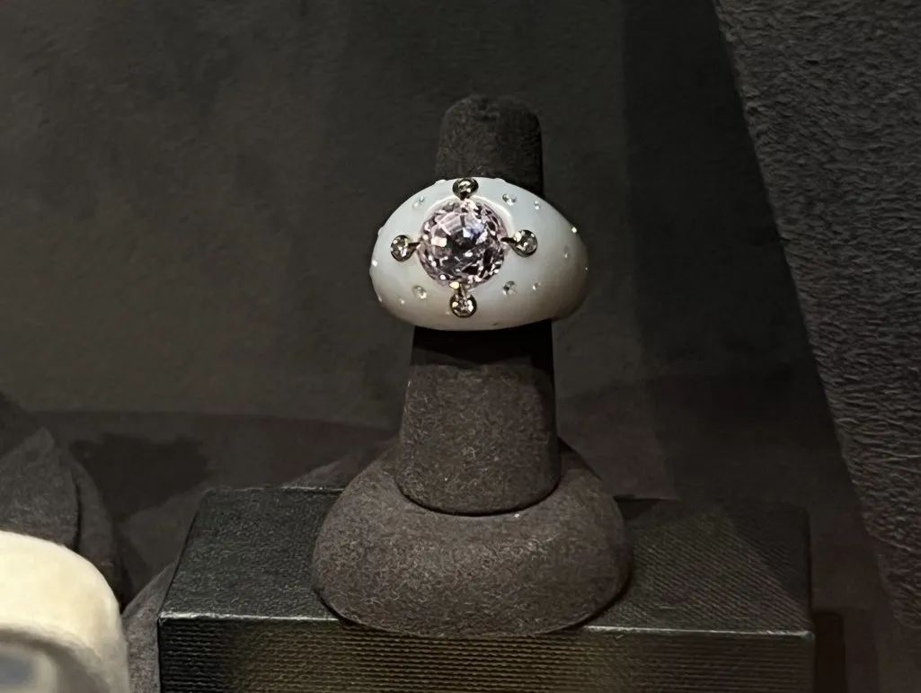 时隔3年又来日内瓦珠宝展大寻宝，竟然还见到了JAR真身！