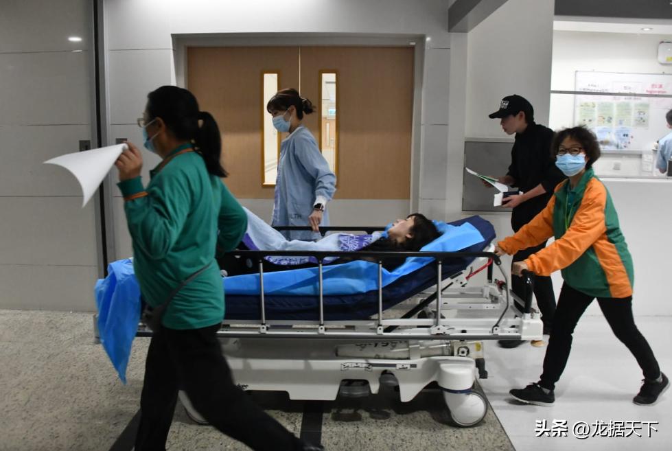 国泰航空780航班事故空地对话记录,国泰波音787客机香港起飞